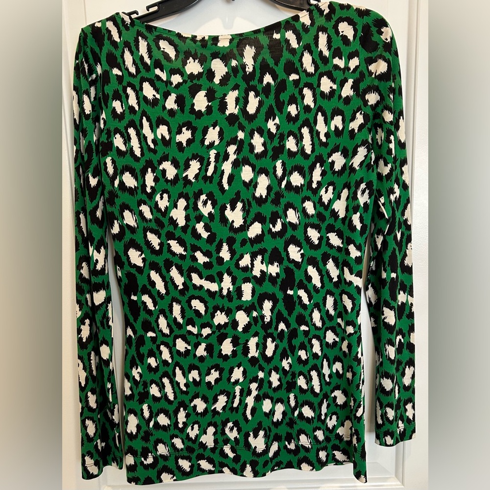 DVF Diane von Furstenberg Green Leopard Silk Top – M